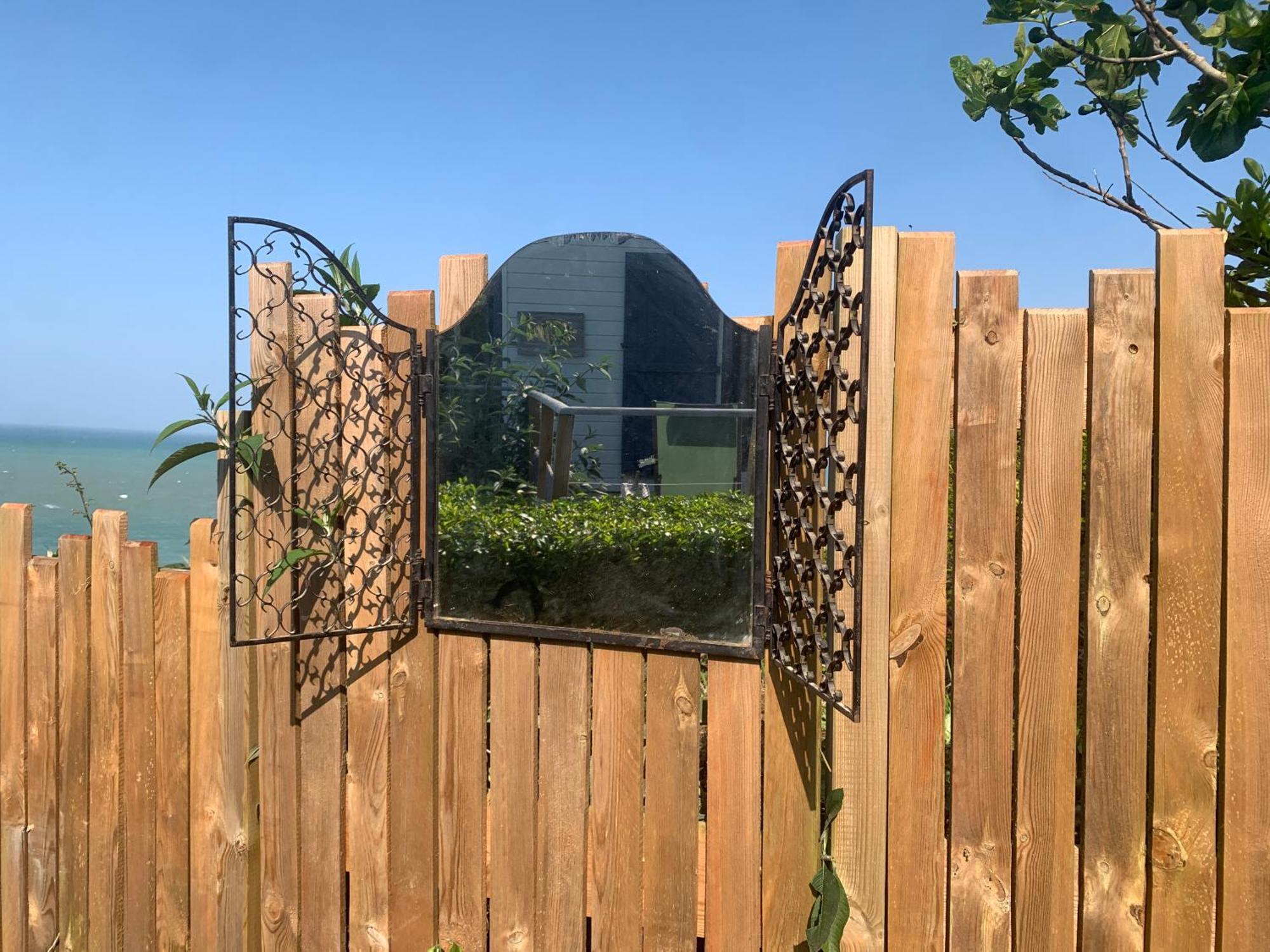 La En Bord De Ferienhaus *